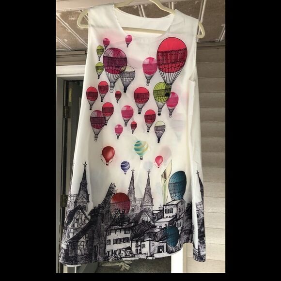 Adorable lightweight balloon dress - Picture 2 of 3